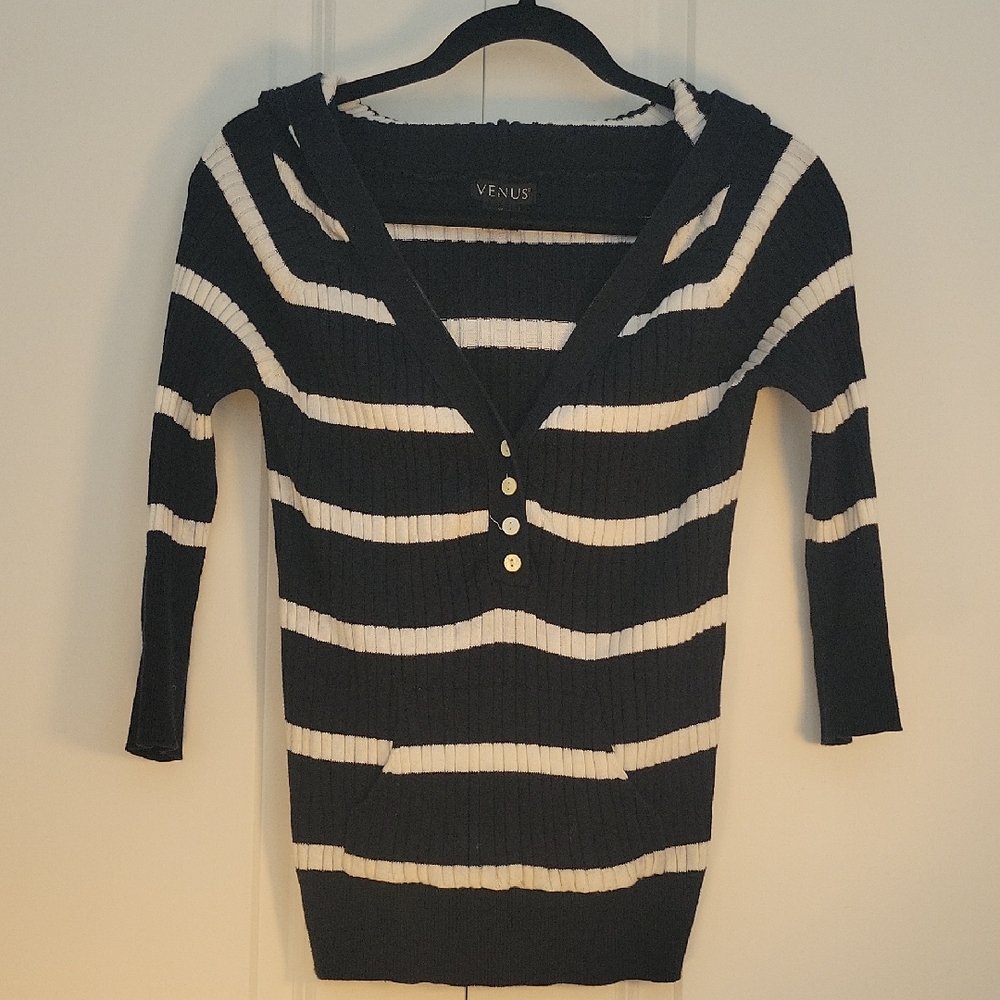 VENUS Hooded Striped V-Neck Sweater in Navy and White